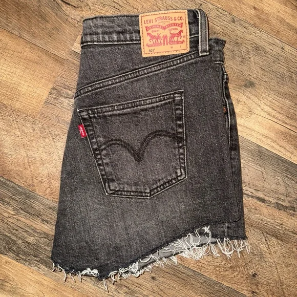 Levi's Black Jean Shorts - Picture 1 of 3